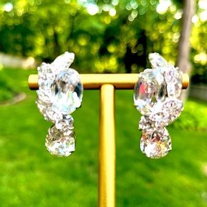 VINTAGE SIGNED EISENBERG SWAROVSKI CRYSTAL DANGLE CLIP EARRINGS